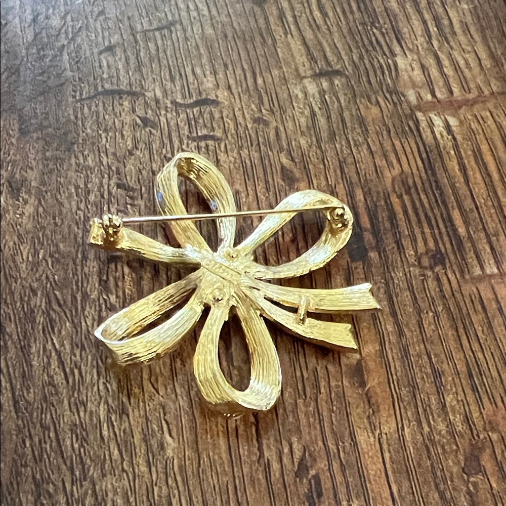 Monet Gold Ribbon Brooch - Picture 2 of 3